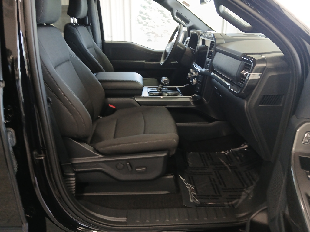 2023 Ford F-150 XLT photo 17