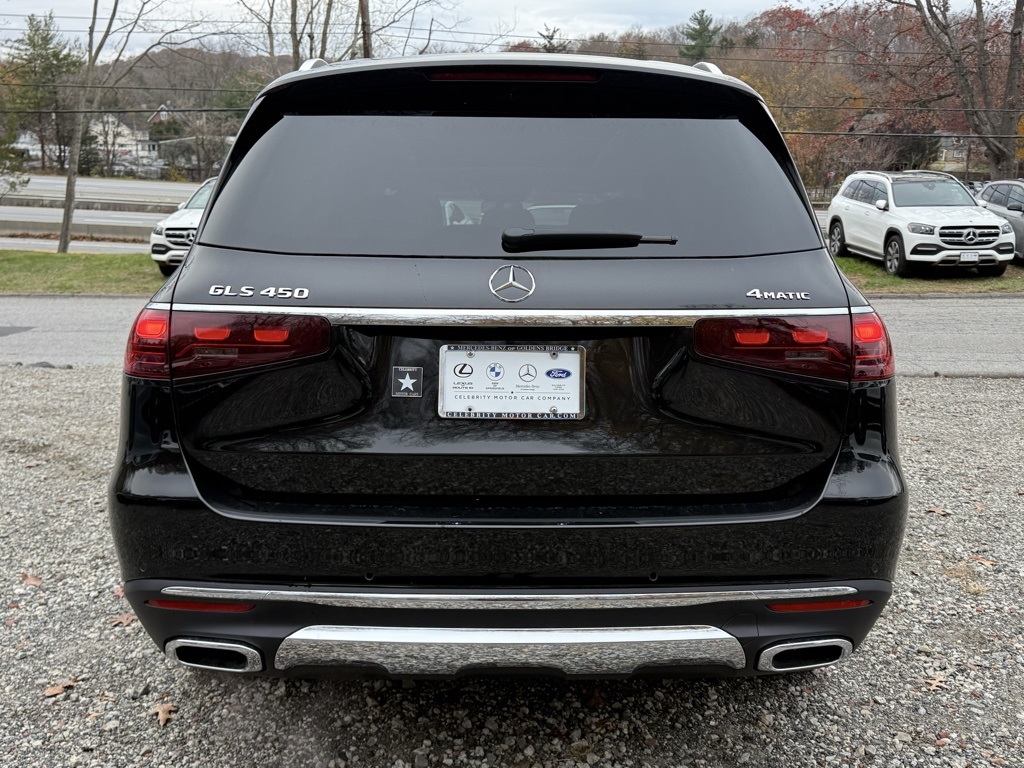 2026 Mercedes Benz GLS 450 4MATIC photo 3