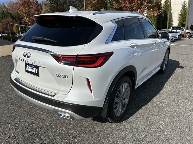 2025 Infiniti QX50 Luxe photo 3
