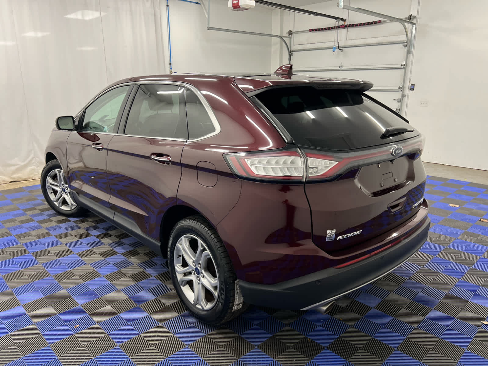 2017 Ford Edge Titanium photo 4