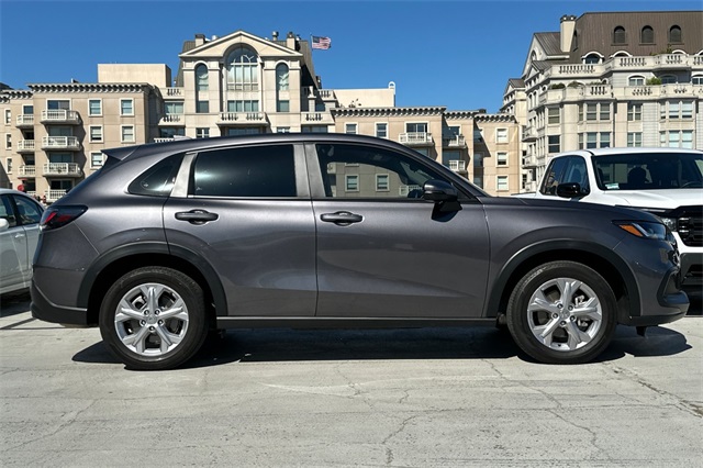 2024 Honda HR-V LX photo 2