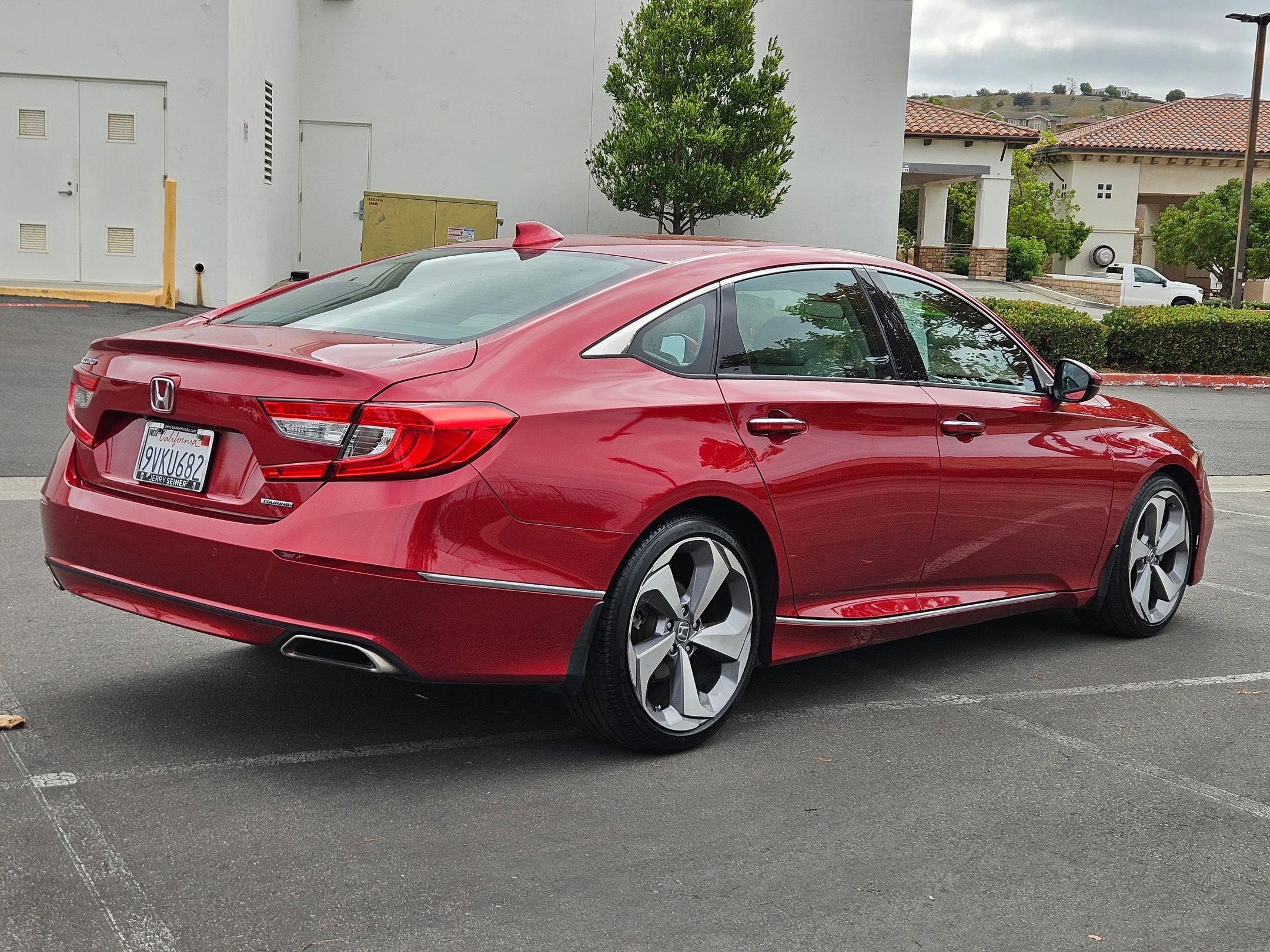 2018 Honda Accord Touring 1.5T photo 4