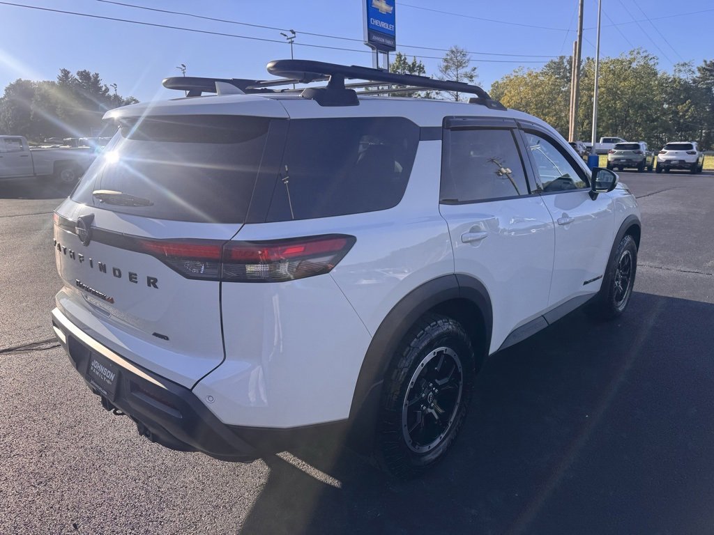 2024 Nissan Pathfinder Rock Creek photo 2