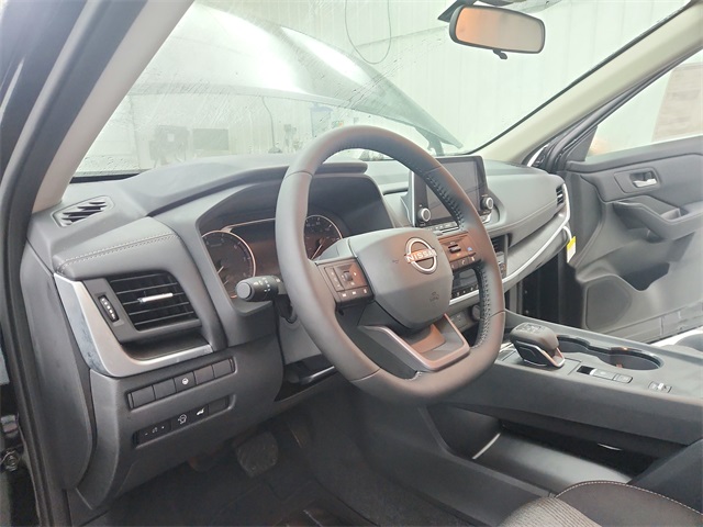2025 Nissan Rogue SV photo 15