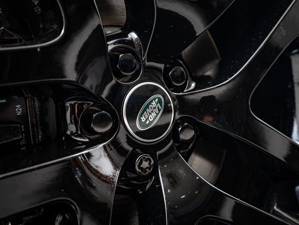 2026 Land Rover Range Rover Evoque Dynamic SE photo 7