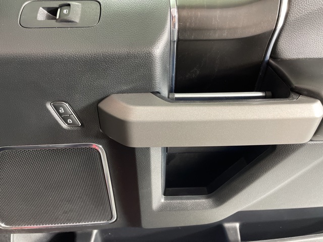 2018 Ford F-150 Platinum photo 11
