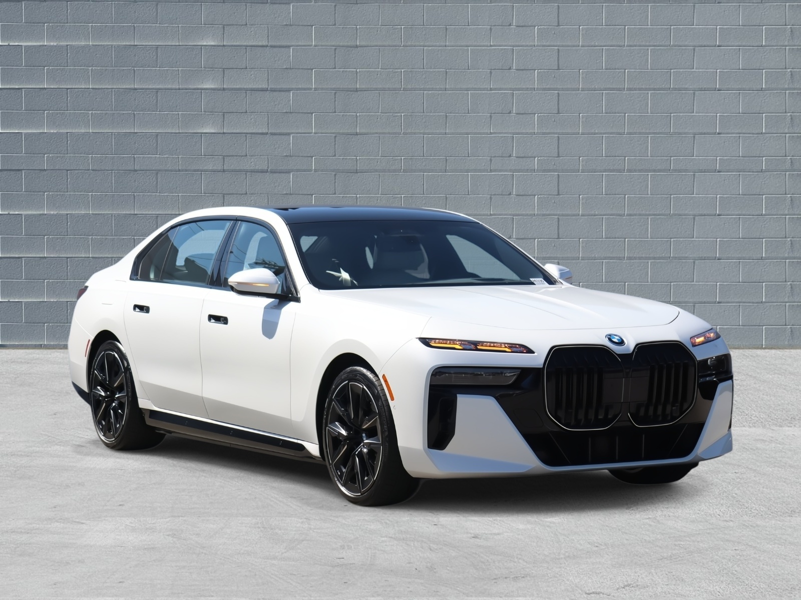 2026 BMW 7 Series 750e's photo