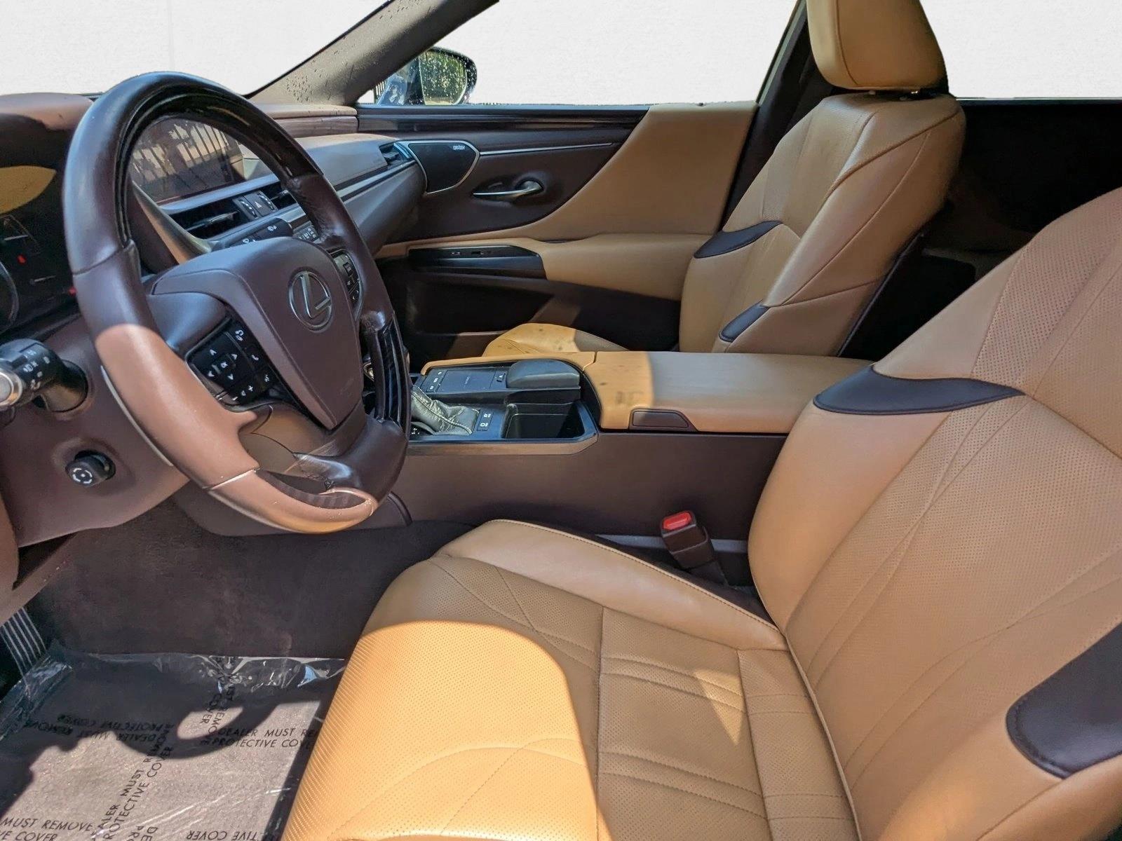 2021 Lexus ES Luxury photo 17