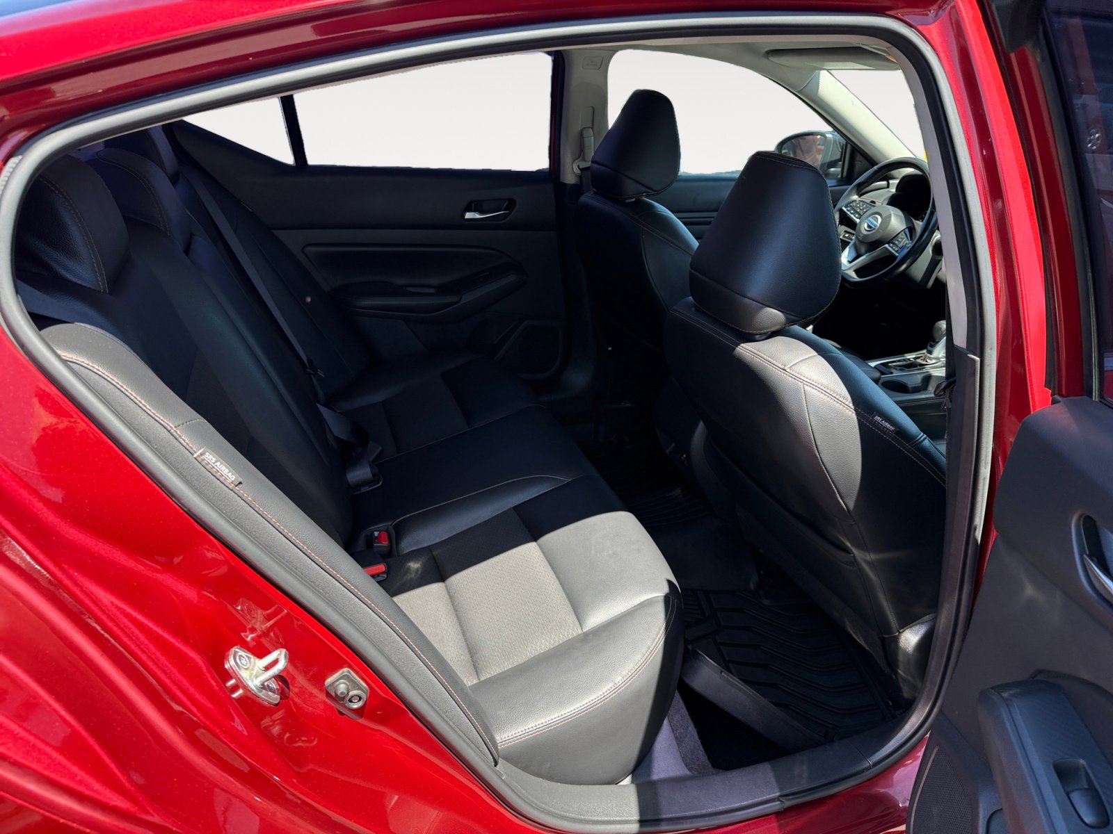 2021 Nissan Altima 2.5 SR photo 18