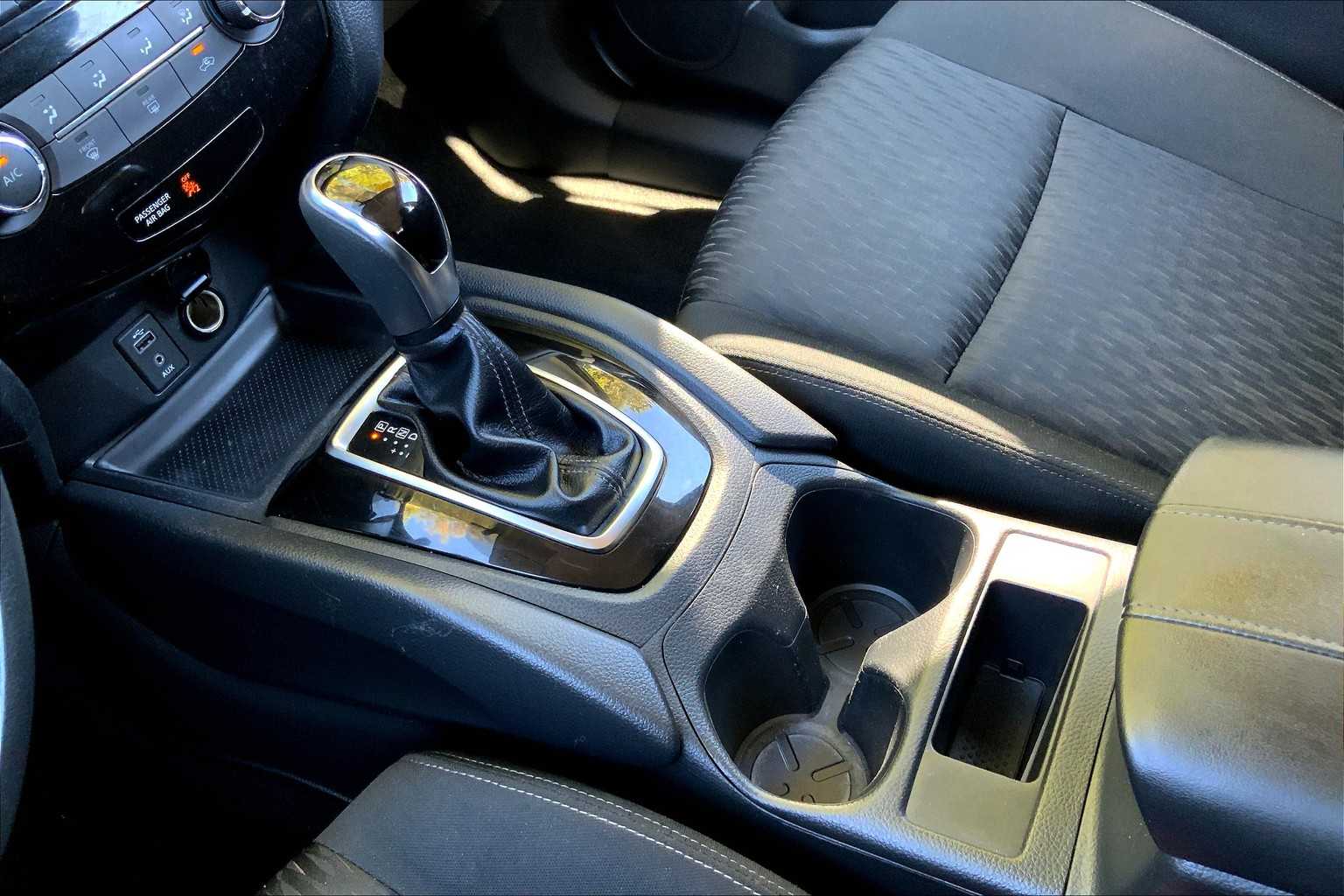 2017 Nissan Rogue S photo 14
