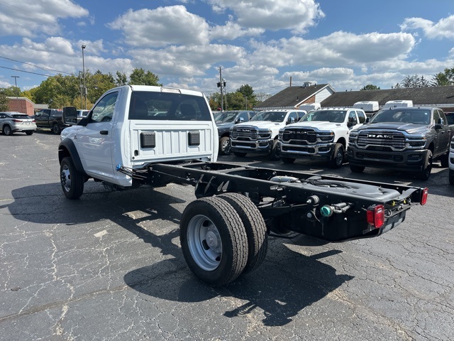 2025 Ram 5500 photo 5