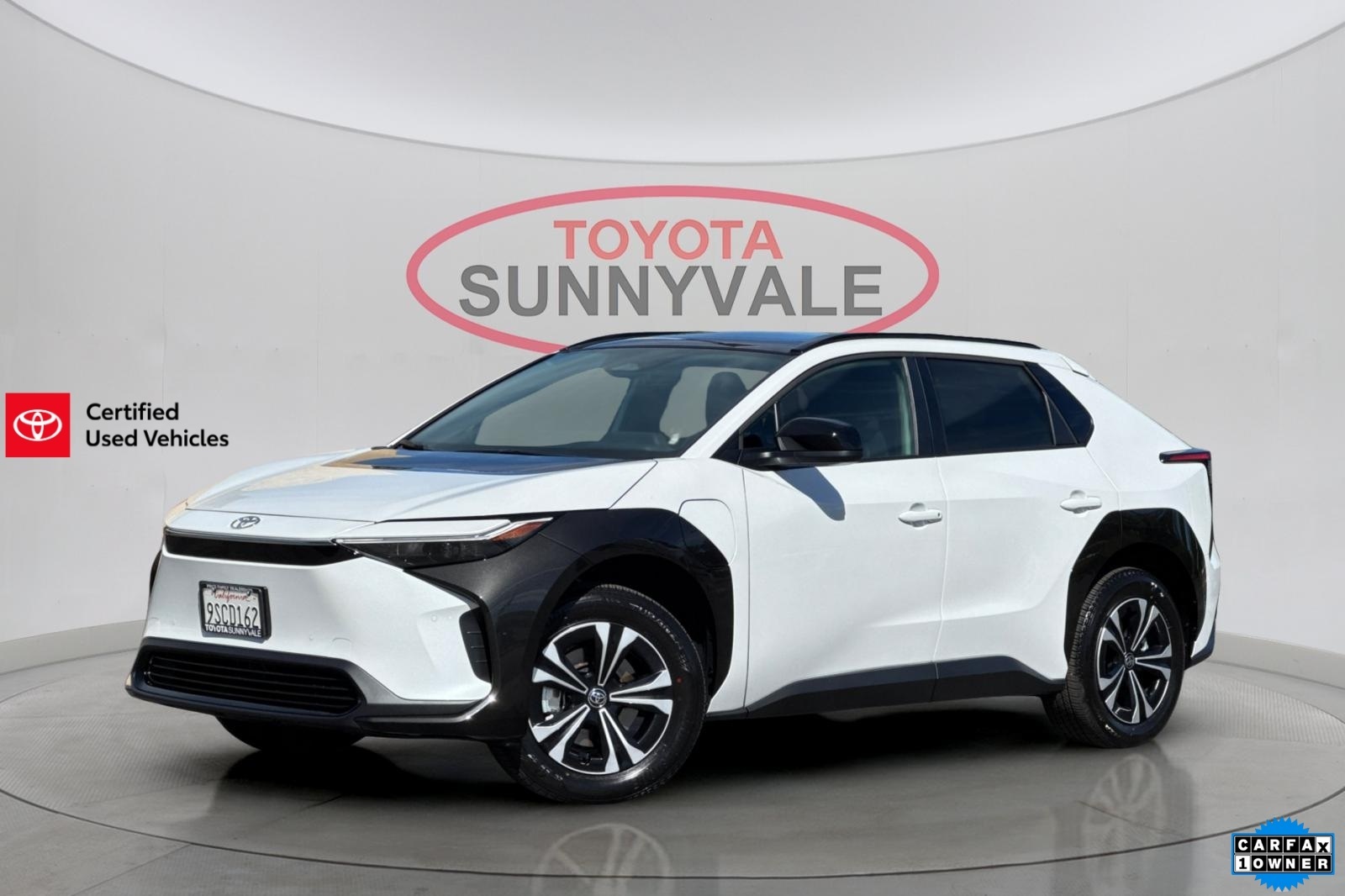Used 2024  Toyota XLE image 1