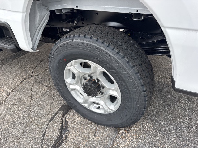 2025 Ford F-350 XLT photo 6