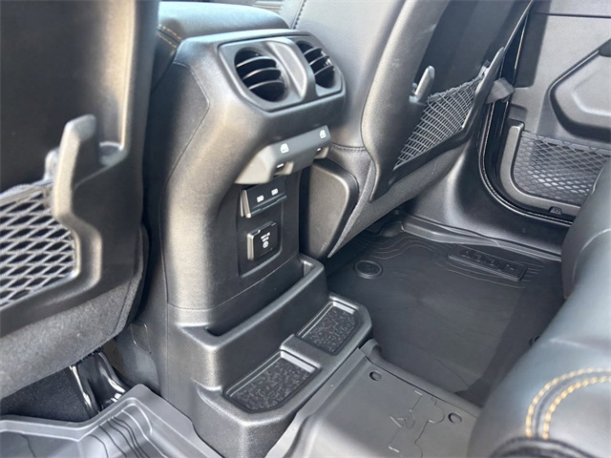2025 Jeep Wrangler Sahara photo 23