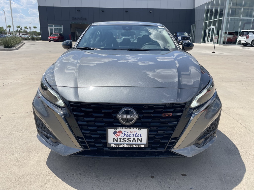 2025 Nissan Altima SR photo 7