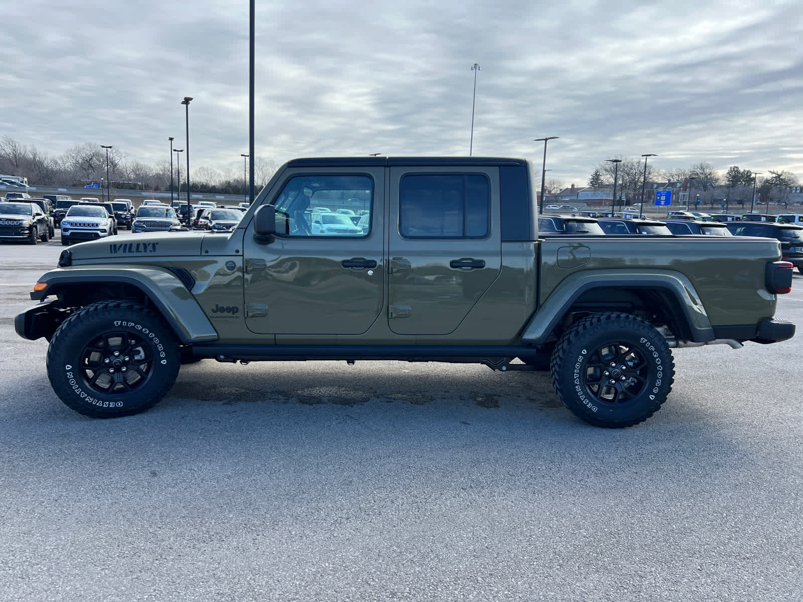 2025 Jeep Gladiator Willys photo 6