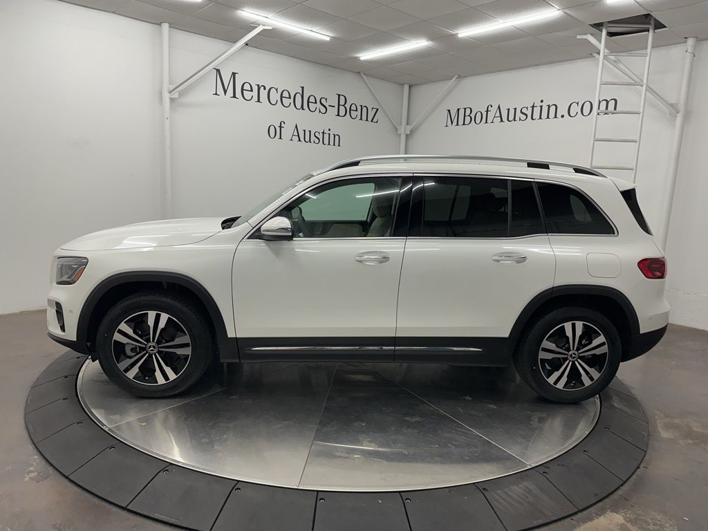 2025 Mercedes Benz GLB 250 4MATIC photo 3