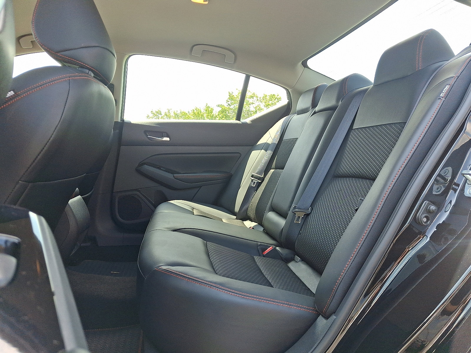 2023 Nissan Altima 2.5 SR photo 10