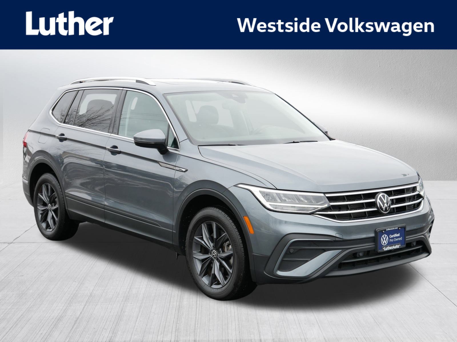 2023 Volkswagen Tiguan SE's photo
