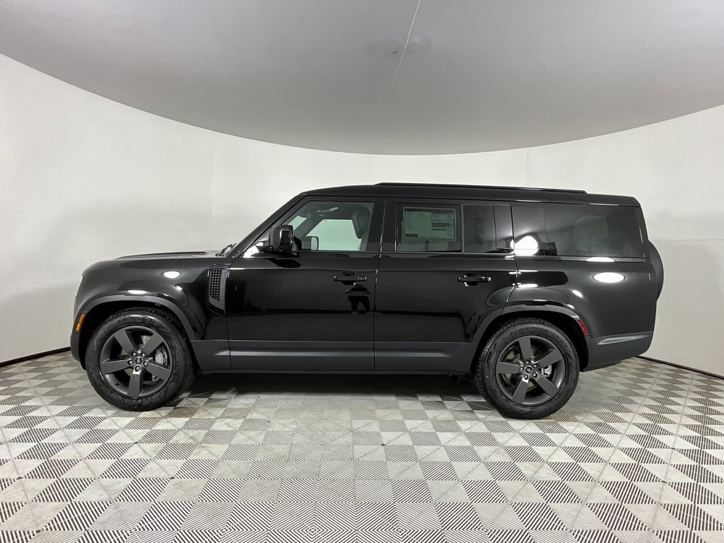 2025 Land Rover Defender 130 S photo 3