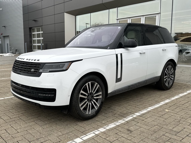 2023 Land Rover Range Rover SE's photo