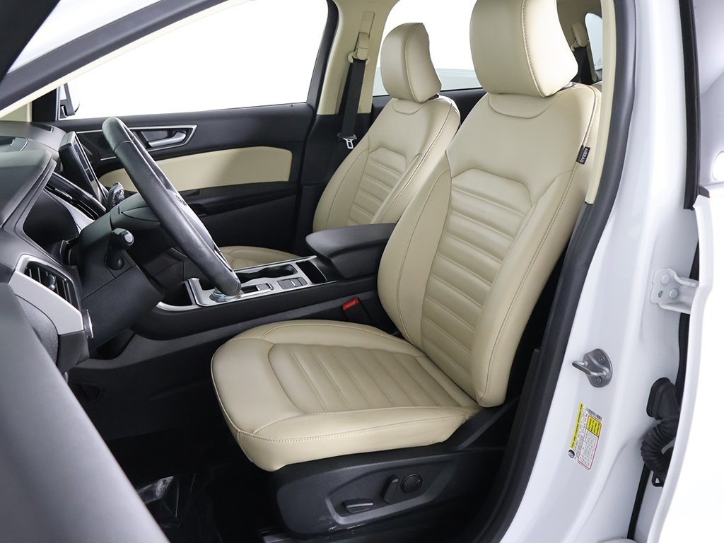 2022 Ford Edge SEL photo 26