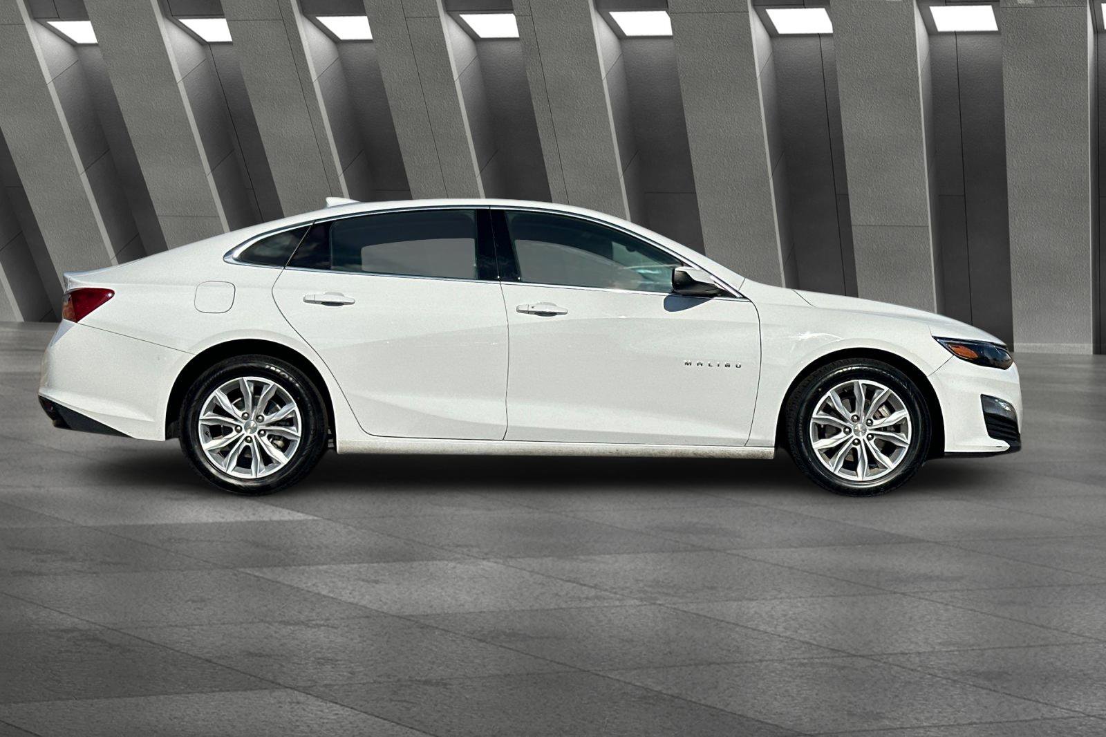 2023 Chevrolet Malibu 1LT photo 3