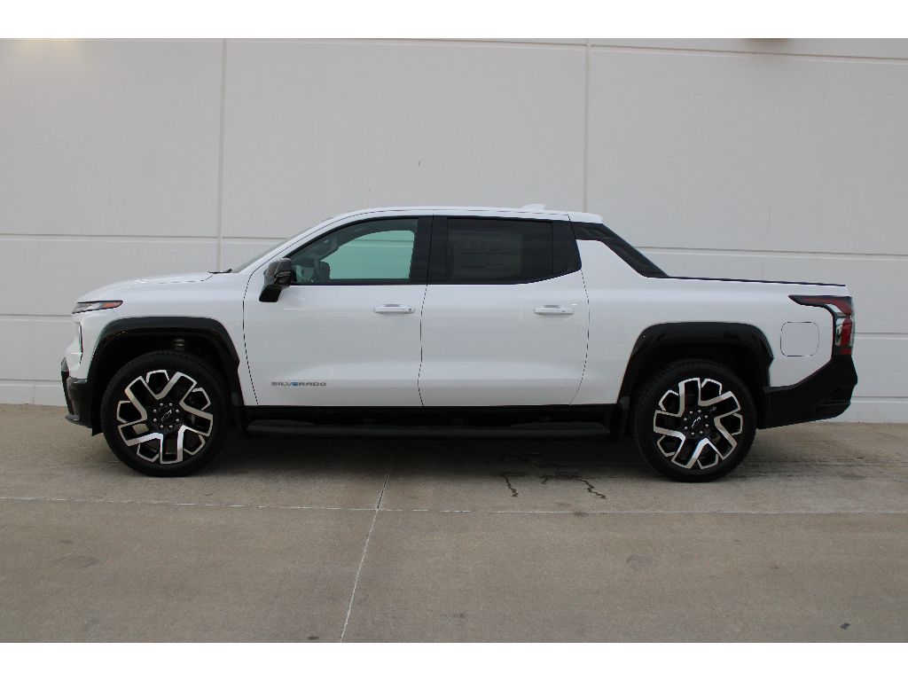 2025 Chevrolet Silverado EV RST photo 2