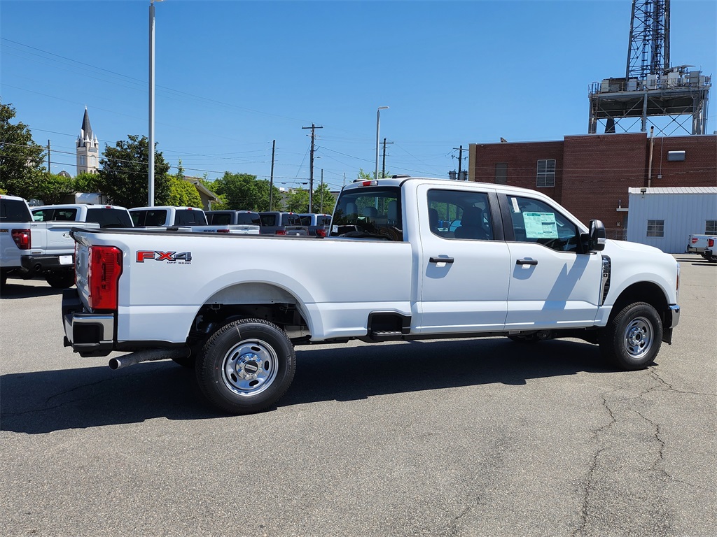 2025 Ford F-250 XL photo 4