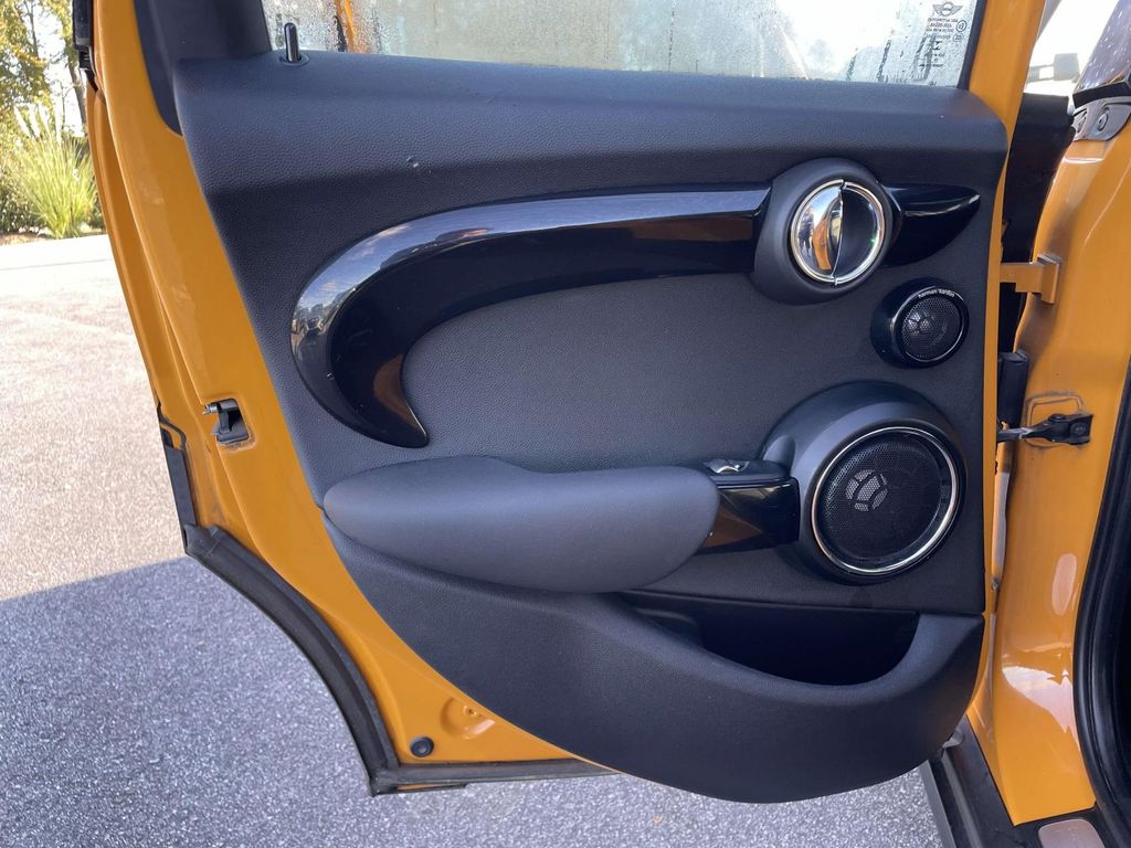 2016 Mini Cooper Hardtop S photo 2