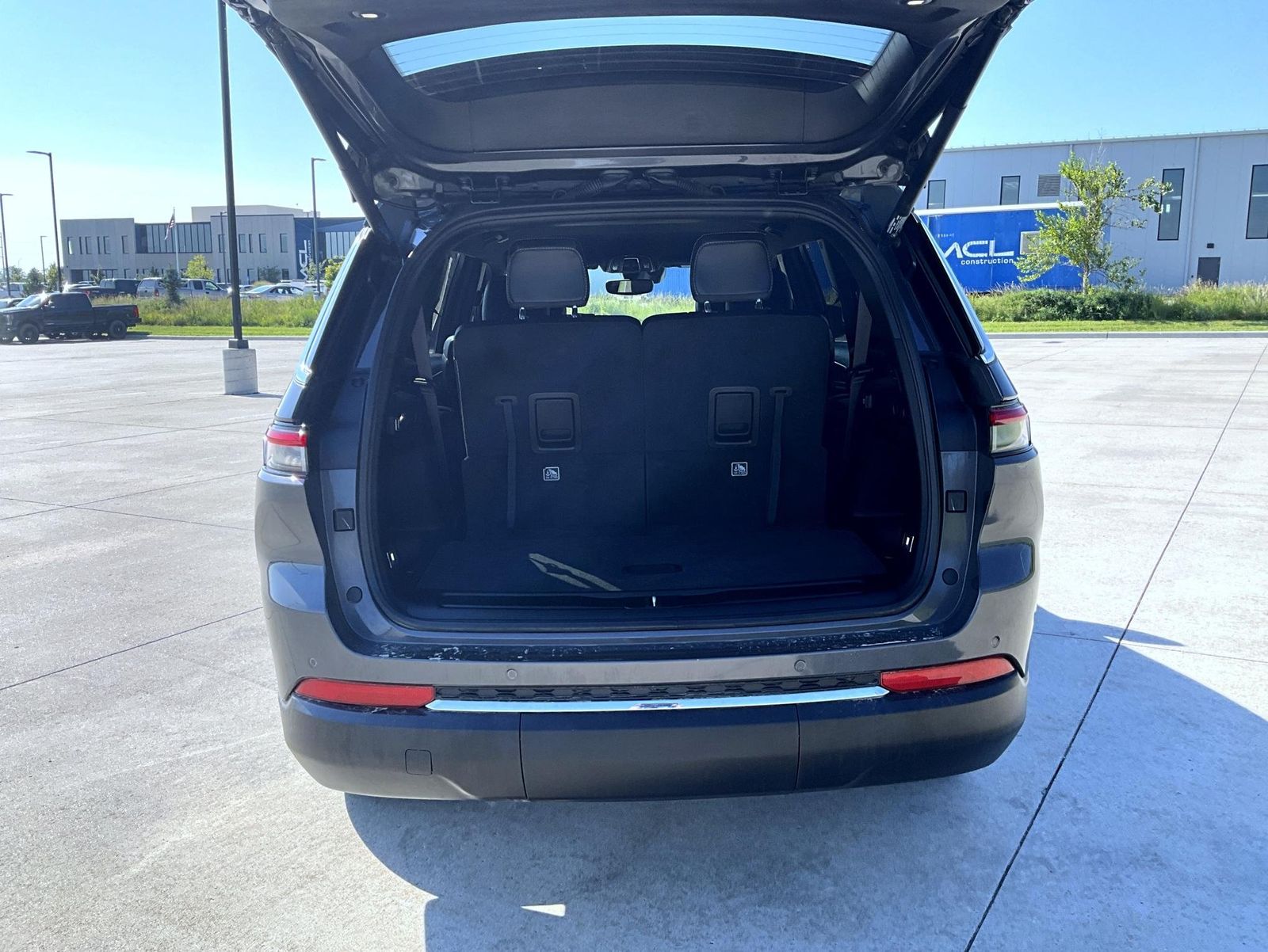2024 Jeep Grand Cherokee Limited photo 6