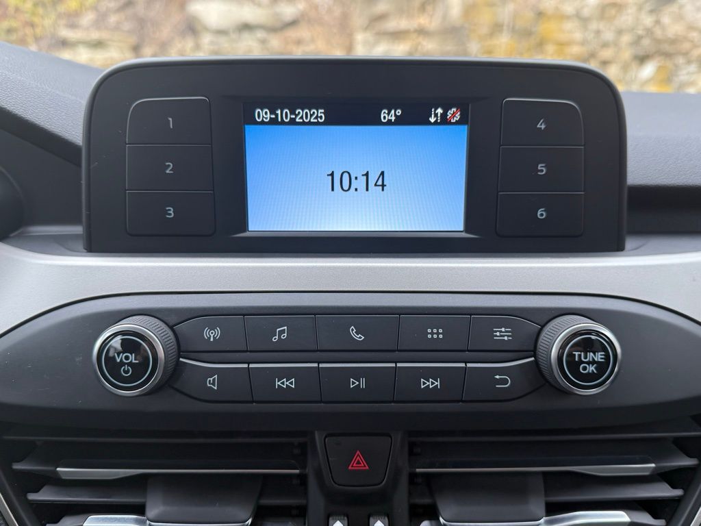 2022 Ford Escape S photo 12