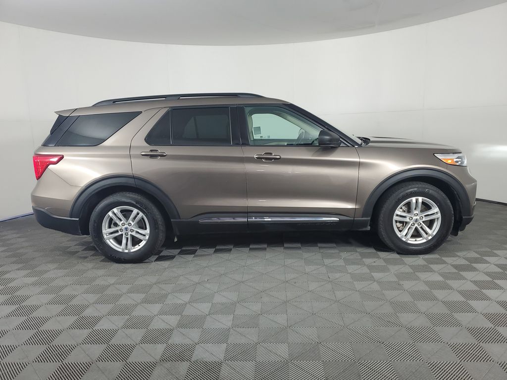 2021 Ford Explorer XLT photo 3