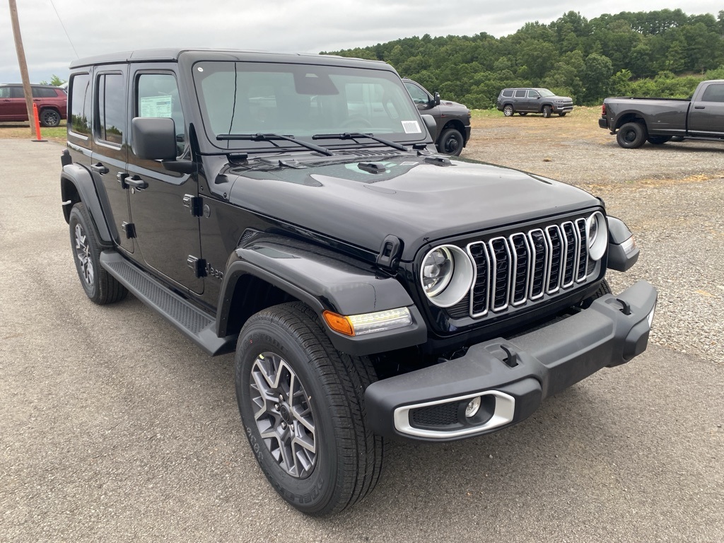 2025 Jeep Wrangler Sahara photo 3
