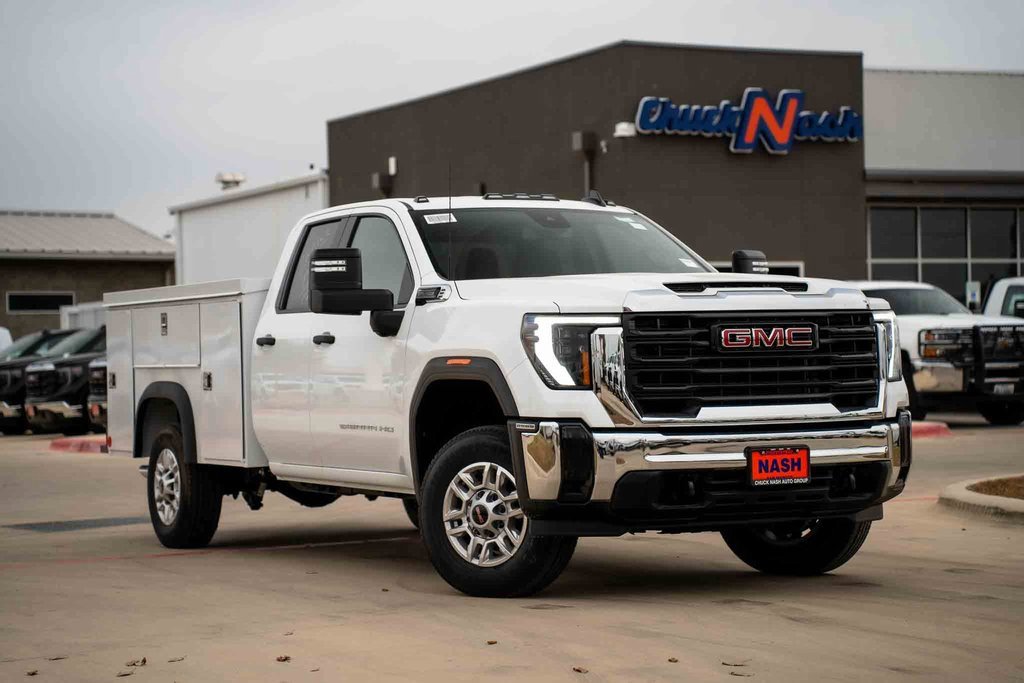 2025 GMC Sierra 2500HD Pro's photo
