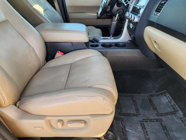 2015 Toyota Sequoia Platinum photo 15
