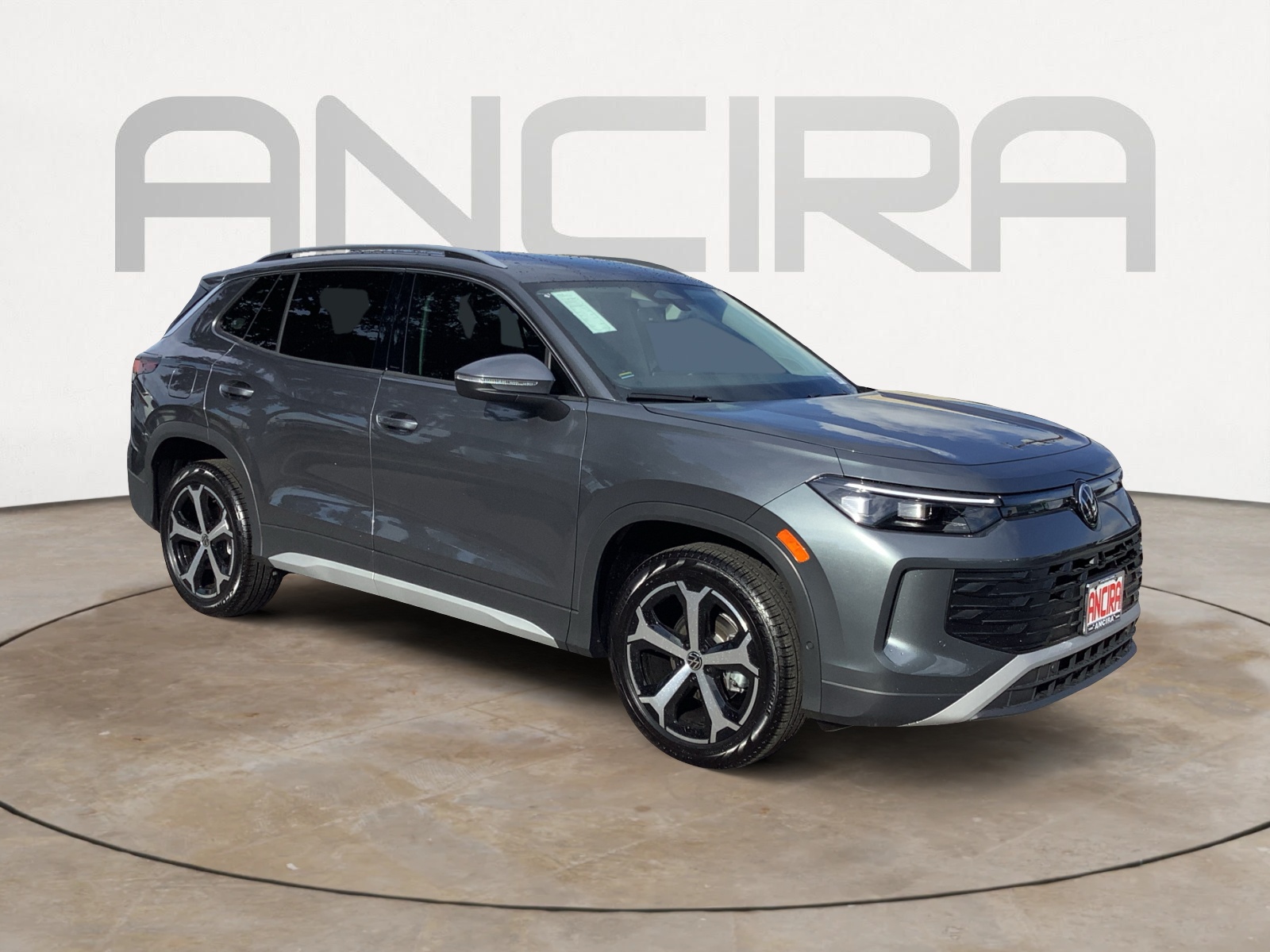 2025 Volkswagen Tiguan SE's photo