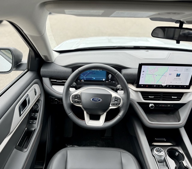 2025 Ford Explorer photo 17