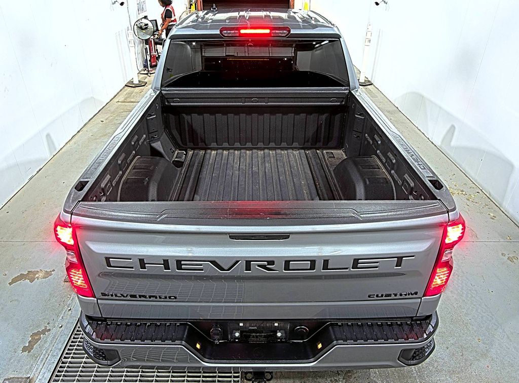 2025 Chevrolet Silverado 1500 Custom photo 6