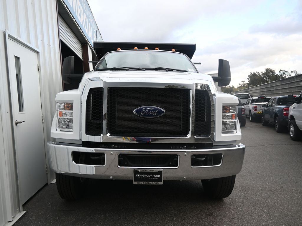 2025 Ford F-650 XL photo 13