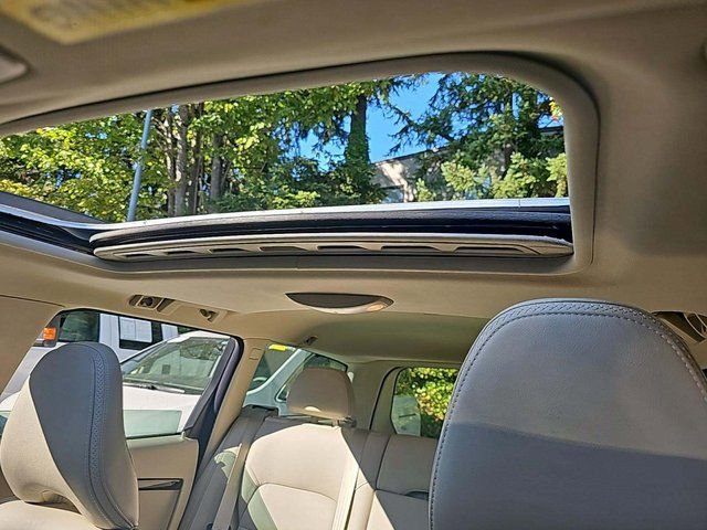 2015 Volvo XC70 T6 Platinum photo 9