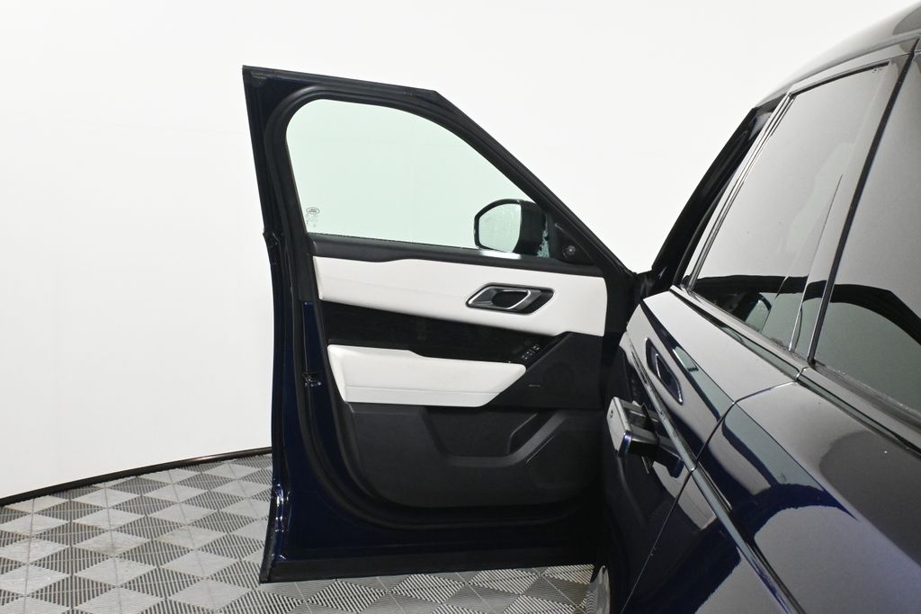 2023 Land Rover Range Rover Velar R-Dynamic S photo 28