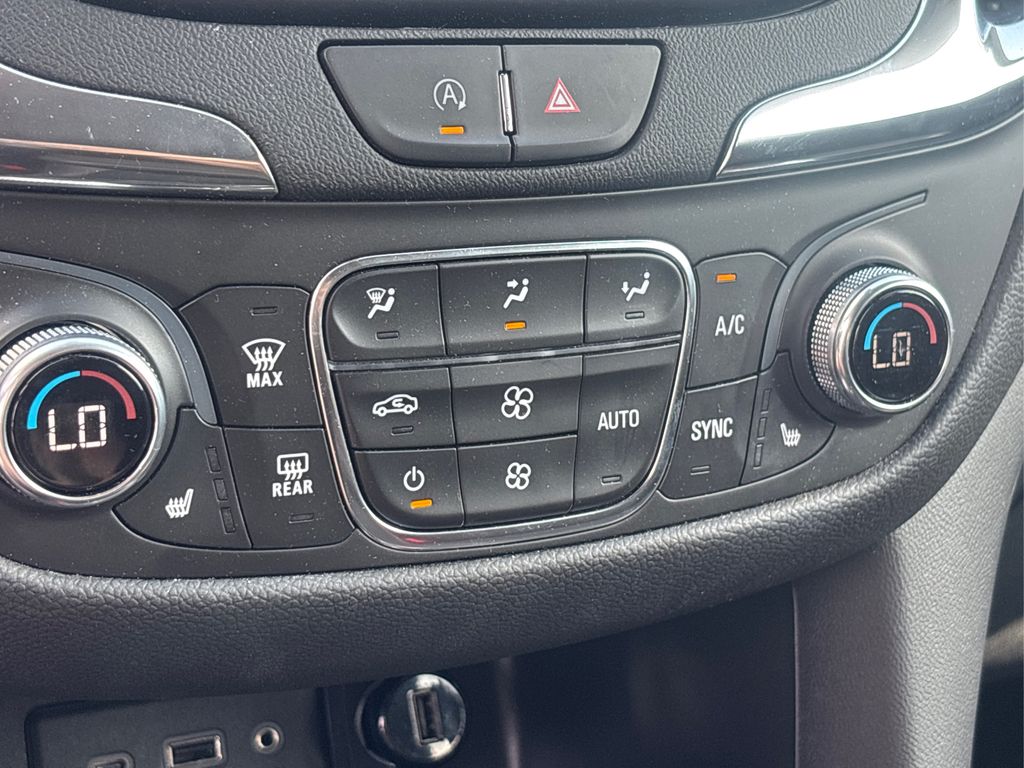 2022 Chevrolet Equinox LT photo 25