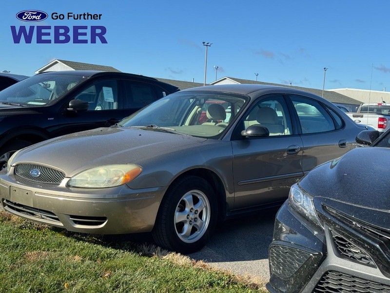 2004 Ford Taurus SE