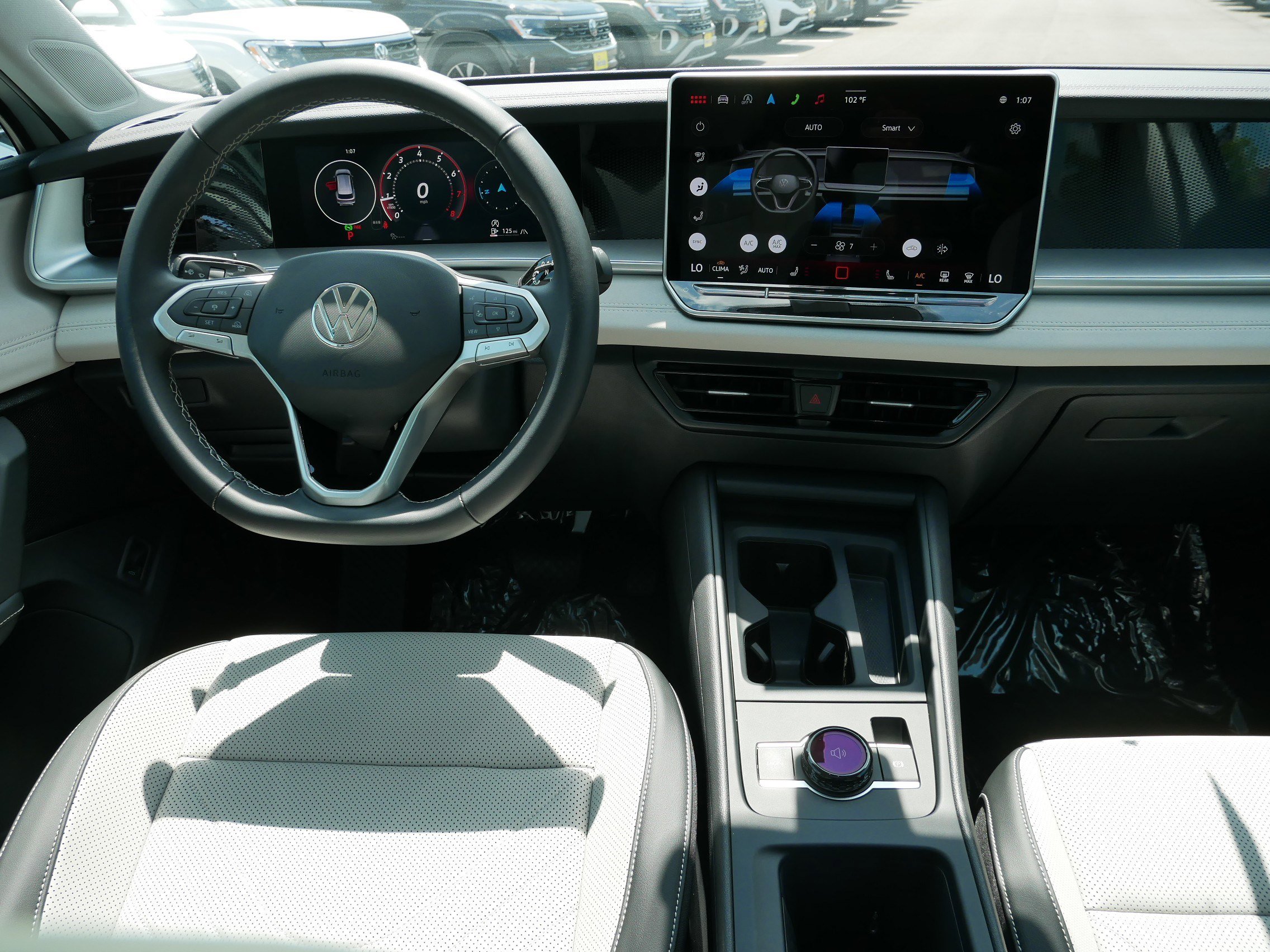 2025 Volkswagen Tiguan SE photo 9