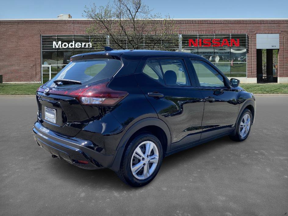 2023 Nissan Kicks S photo 4