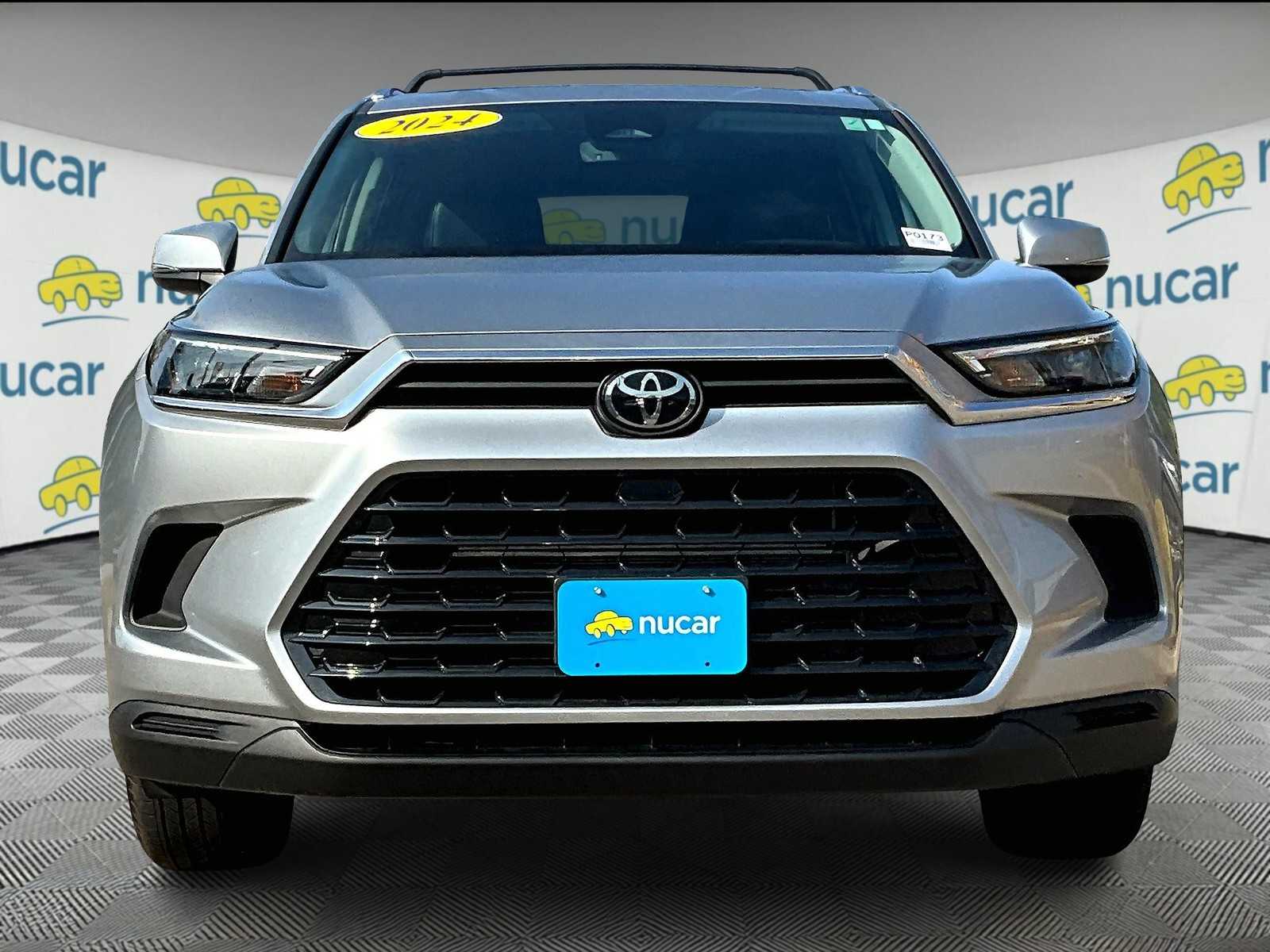 2024 Toyota Highlander Hybrid XLE photo 2
