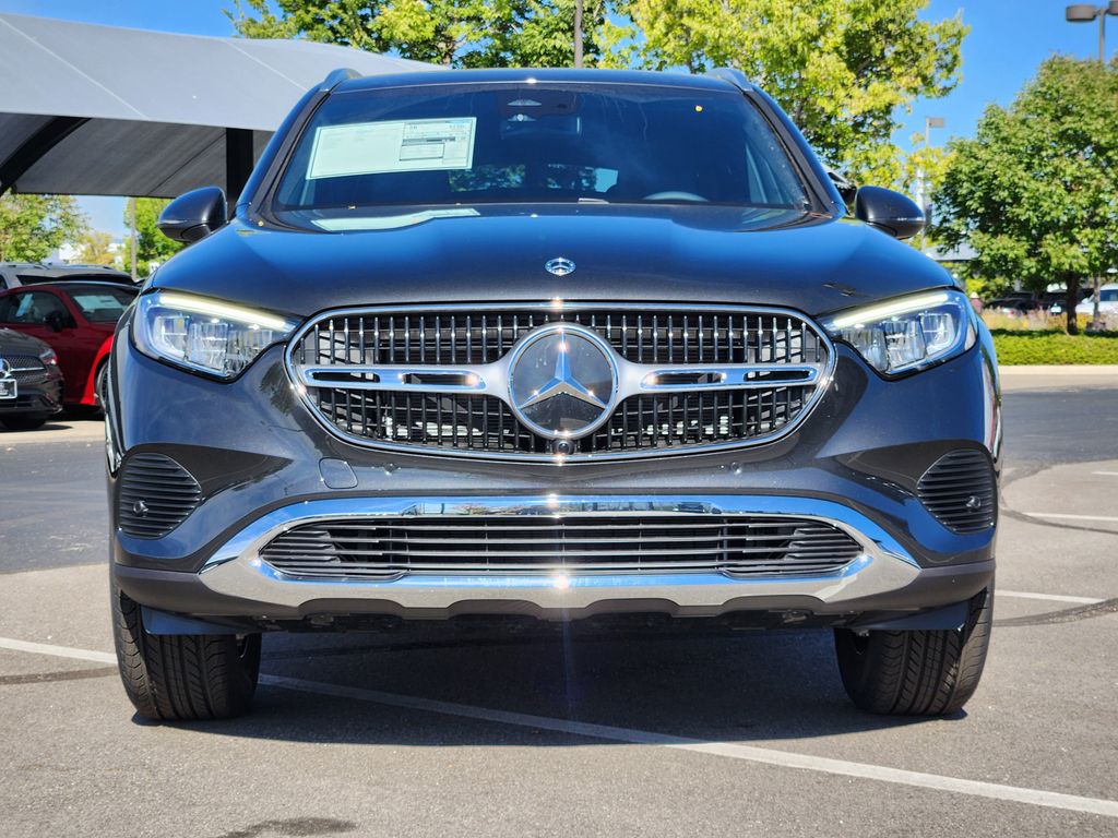 2026 Mercedes Benz GLC 300 4MATIC photo 3