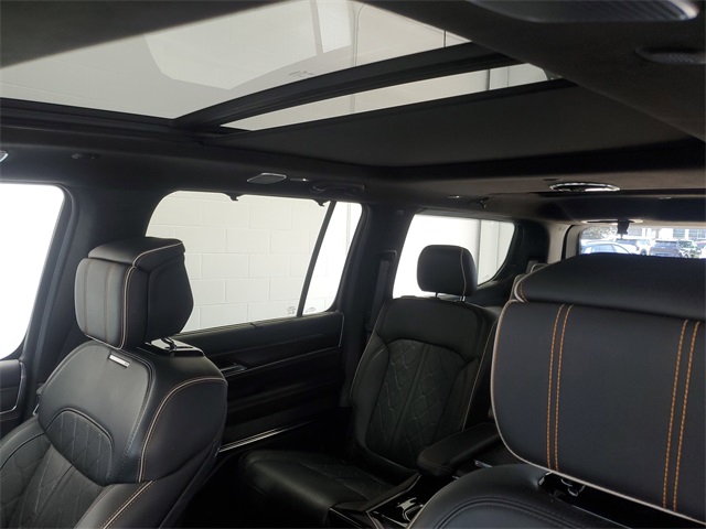 2024 Jeep Grand Wagoneer III photo 8