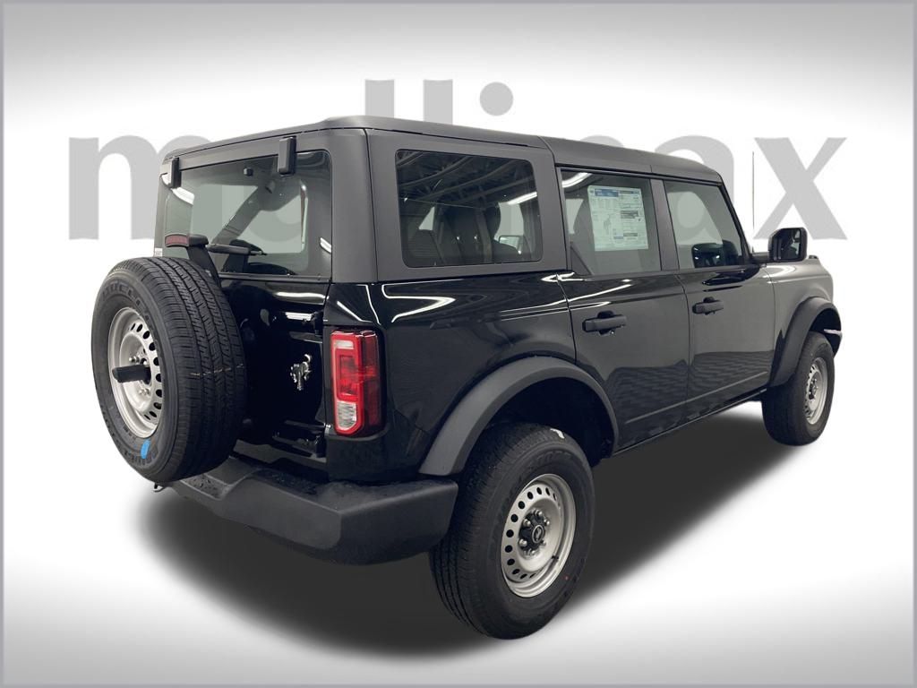 2025 Ford Bronco Base photo 3